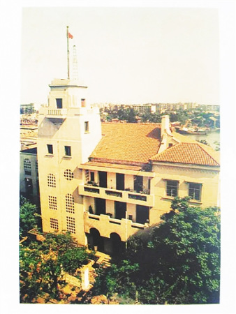 海口海關(guān)大樓，1990年代前開口在得勝沙路一側(cè)。