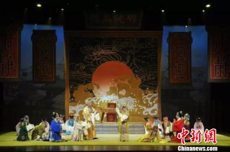 圖為邕劇《三進(jìn)士》演出。　鐘欣 攝