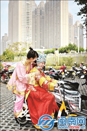 鳳冠霞帔的新娘美如花。