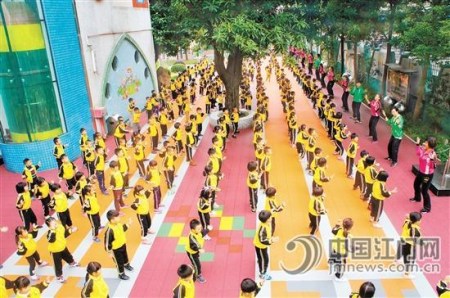 我市不少幼兒園都會(huì)舉行兒歌教學(xué)和傳唱活動(dòng)。