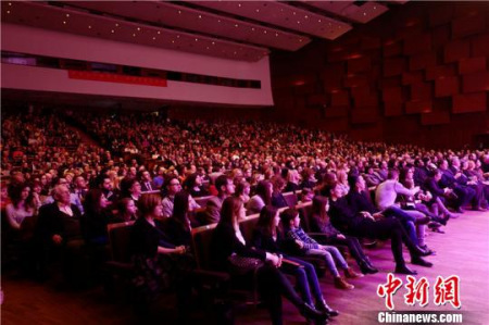 圖為寧波演藝集團(tuán)巡演時克羅地亞里西斯大劇院座無虛席 寧波市演藝集團(tuán)供圖