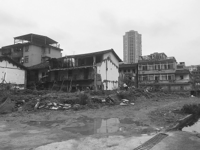 規(guī)劃改造片區(qū)內(nèi)，還有房屋未拆遷。