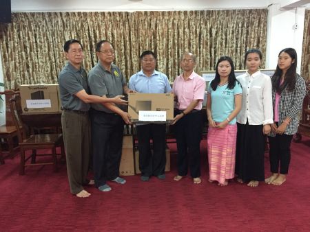 雙方舉行交接儀式。