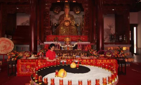 2015年9月21日黃女士點燃心燈敬媽祖