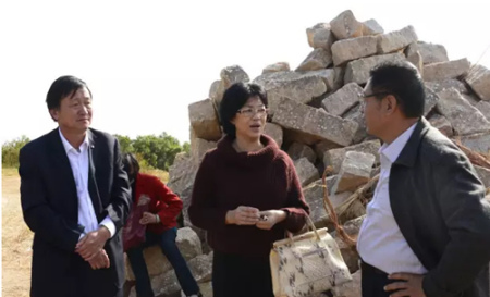 2013年11月10日 黃女士關(guān)心詢問董事會天后圣殿進展情況