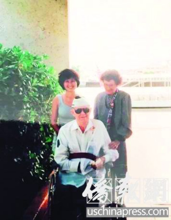 90年代沈佩君派駐夏威夷期間參觀珍珠港。(美國(guó)《僑報(bào)》/管黎明 攝)