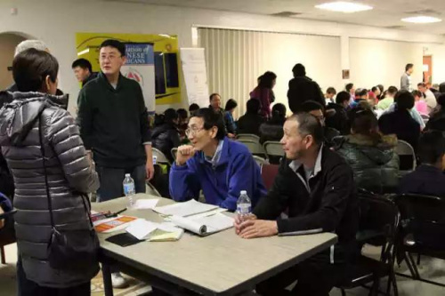 志愿者現(xiàn)場服務(wù)，非常給力