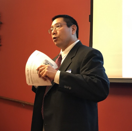 擁有許多華裔生的瑞柏203學(xué)區(qū)，終于誕生首位華人教委梁保羅。(記者黃惠玲/攝影)