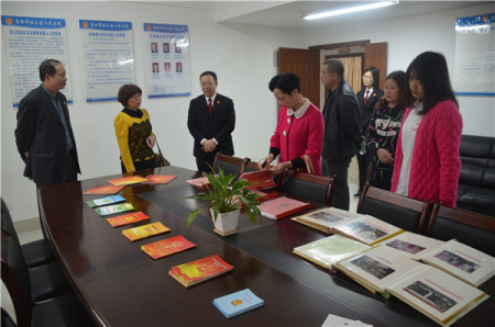 聽取涉僑維權調(diào)解銜接機制情況介紹。