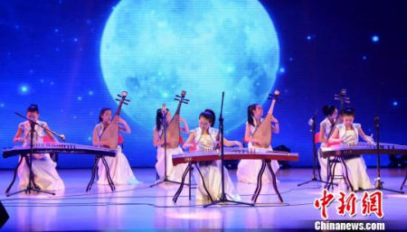 “2017小江南之春”中俄民族音樂會現(xiàn)場 訾立民 攝