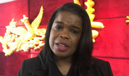 庫克郡伊州檢察官?？怂贡硎荆{(diào)查聯(lián)合航空執(zhí)法航警行為是否違反刑法。(美國《世界日報》/ 黃惠玲 攝)