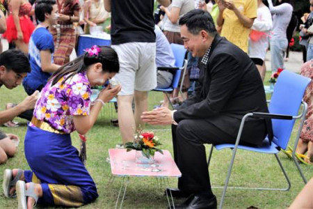 泰國(guó)灑水儀式