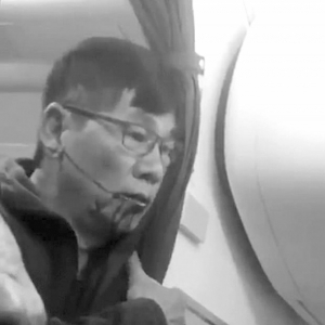 在美聯(lián)航航班上遭遇暴力對待的陶大偉。