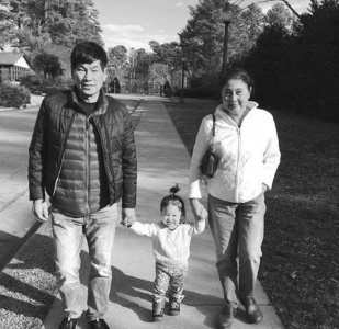 在美聯(lián)航航班上遭遇暴力對待的陶大偉。