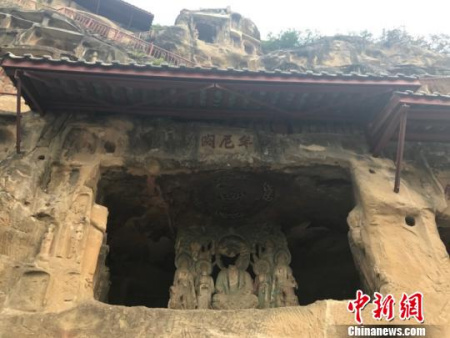 廣元千佛崖造像龕窟。周夏 攝