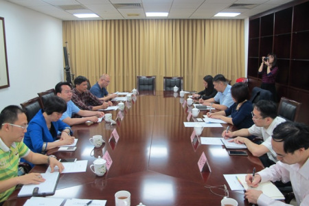 調(diào)研組一行與海珠區(qū)座談。