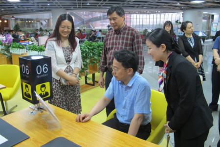 馮廣俊主任考察市政務中心琶洲分中心。