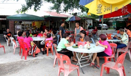餐館生意十分火爆。(馬來西亞《星洲日報》/陳佩莉 攝)