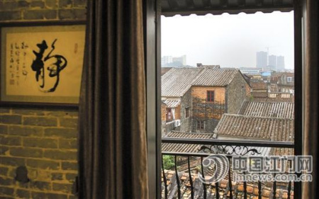 “一屋”的窗外，充滿(mǎn)歲月痕跡。