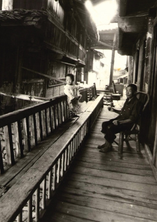 隨處可見的古橋，早已融進周圍的山水，融入人們的生活。 蕭云集 攝