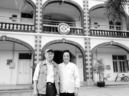  2014年11月，回到當年任教的集美僑校。