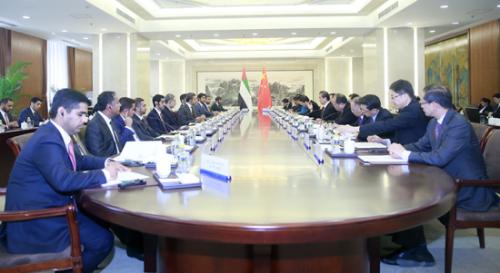 王毅同阿聯(lián)酋外交與國際合作部長阿卜杜拉共同主持中阿政府間合作委員會首次會議。圖片來自：外交部網(wǎng)站