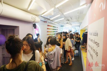 民眾大排長(zhǎng)龍希望感受藝術(shù)魅力