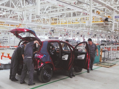 云度新能源汽車項目獲得國家發(fā)改委下發(fā)的我省第一張、全國第10張新能源純電動乘用車生產(chǎn)資質(zhì)牌照，3款新車在今年4月的上海國際車展上展示。