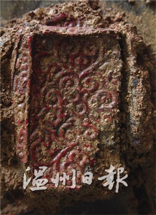 宋代剔犀鏡盒。