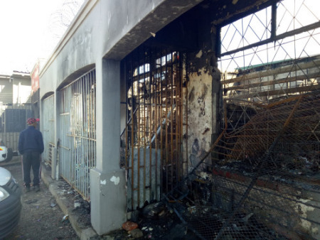 遭遇火災(zāi)的僑胞商店。