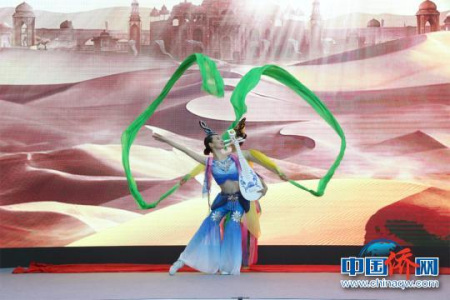 “有生命”的壁畫女舞者。徐曉美 攝