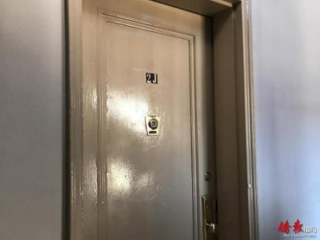 案發(fā)公寓房間。(美國《僑報(bào)》/陳辰 攝)