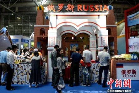  俄羅斯館受關(guān)注。　王東明 攝