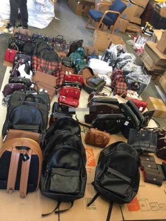 美國(guó)打折季，華人代購(gòu)忙翻天。(圖片來(lái)源：美國(guó)《世界日?qǐng)?bào)》)