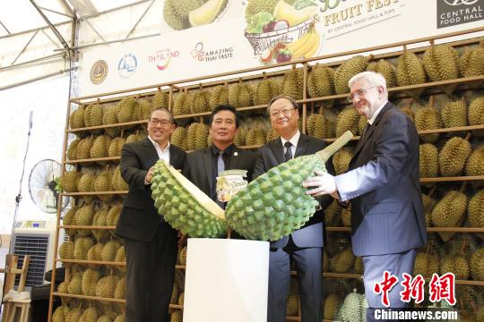 主辦方代表主持活動(dòng)儀式?！≮w婧楠 攝