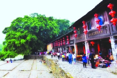 充滿詩意的云水謠老街。