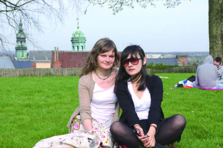 孫曼科(右)與友人。(法國《歐洲時(shí)報(bào)》意大利版)