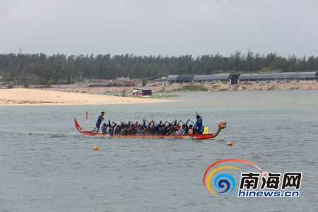 參賽隊(duì)伍賣力拼搏。