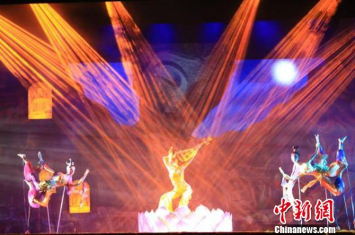 川北大木偶《絲路駝鈴》展現(xiàn)開(kāi)拓絲綢之路的傳奇?！⊥蹙?攝