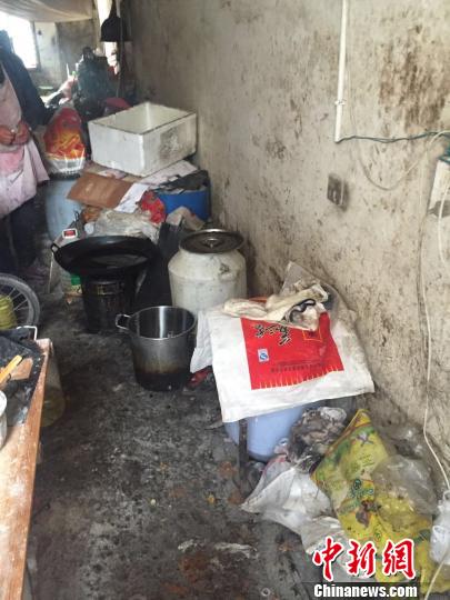 圖為：油條攤現(xiàn)場。 蒼南警方供圖