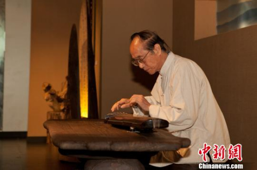 古琴大家吳釗 中國(guó)昆劇古琴研究會(huì)供圖 攝