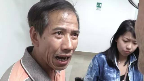 Kevin的父親和姐姐。（法國《歐洲時報》意大利版微信公眾號）