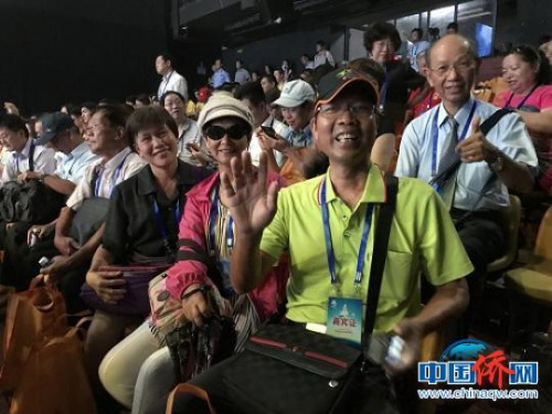 來自臺(tái)灣臺(tái)中大肚山陽里里長陳建智帶領(lǐng)的信眾參加?jì)屪嫖幕顒?dòng)。鄭松波　攝