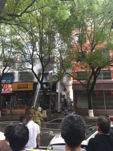 圖為火災(zāi)現(xiàn)場(chǎng)。