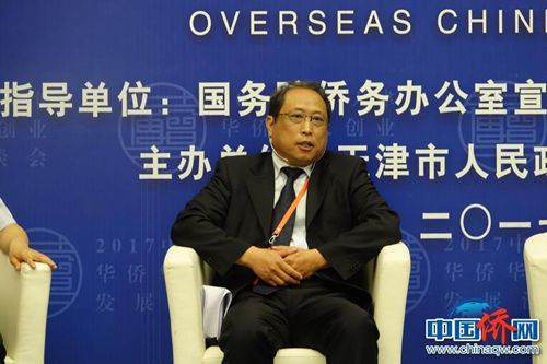 2017天津“華博會”舉辦海外華文媒體論壇，50多位海外華文媒體和國內(nèi)媒體代表論道“媒體融合”。圖為歐洲時報副總編輯劉建發(fā)言。冉文娟 攝
