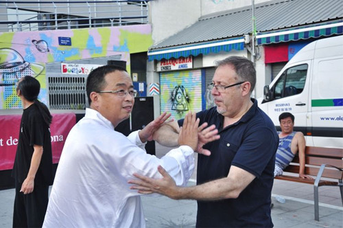 (巴塞羅那華星藝術團)