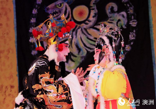 惠靈頓廣東籍老華僑表演粵劇《文姬歸漢》（攝影 張健勇）