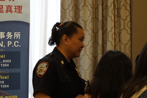 紐約市懲教局征募部負責人伍素華。（美國《世界日報》/王若馨 攝）