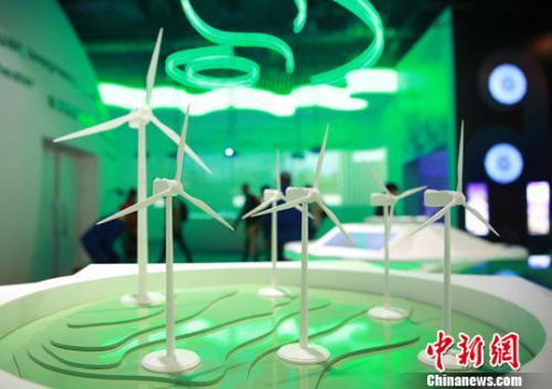 以“未來能源 綠色絲路”為主題的中國館呈現(xiàn)了在能源開發(fā)利用中的主張與成就?！∥凝埥?攝