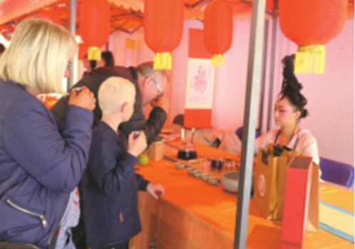 感受陜西茶藝文化。